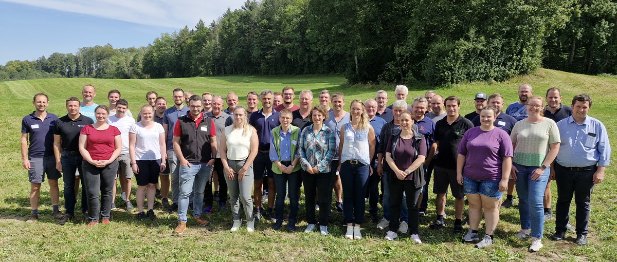 Über 30 Fleckviehbeurteiler aus Deutschland und Österreich nahmen am Seminar teil Foto: LAZBW