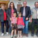 Drei Generationen Bichlhof, v. l.: Regina, Birgit, Martin und Peter mit den Kindern Mathias und Katharina